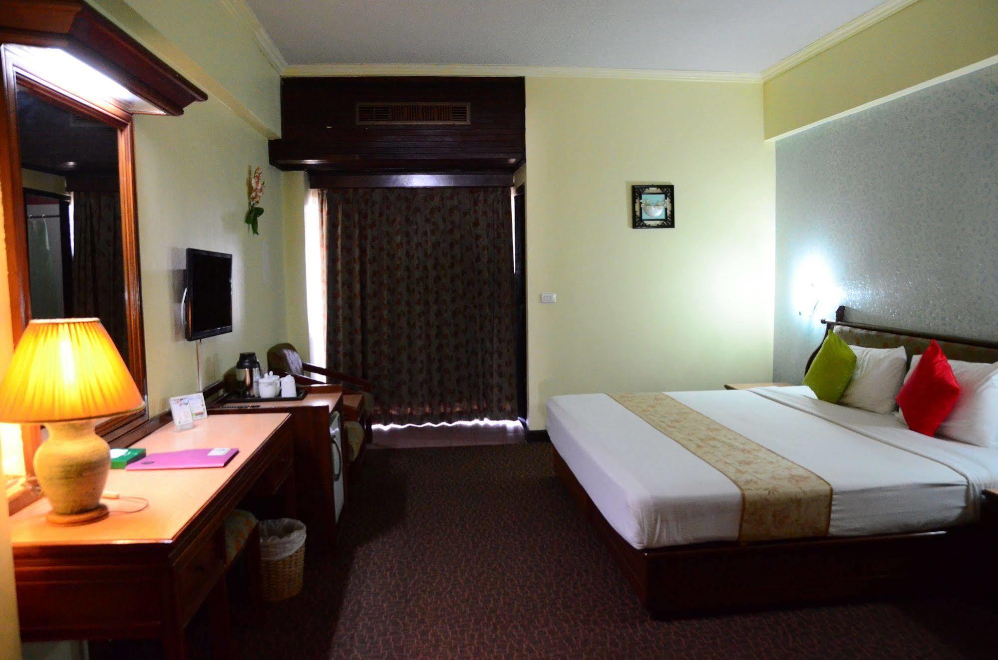 Ratchada City Hotel Bangkok Eksteriør bilde