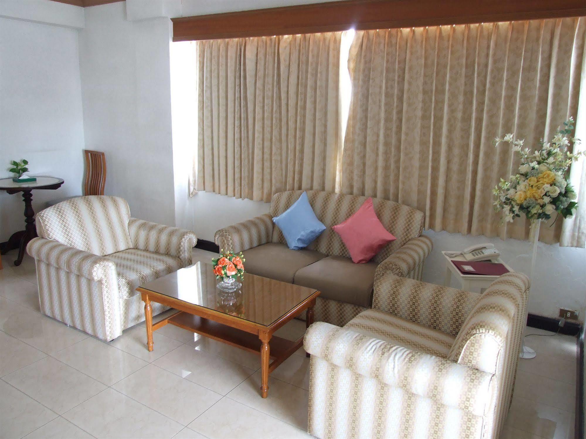 Ratchada City Hotel Bangkok Eksteriør bilde